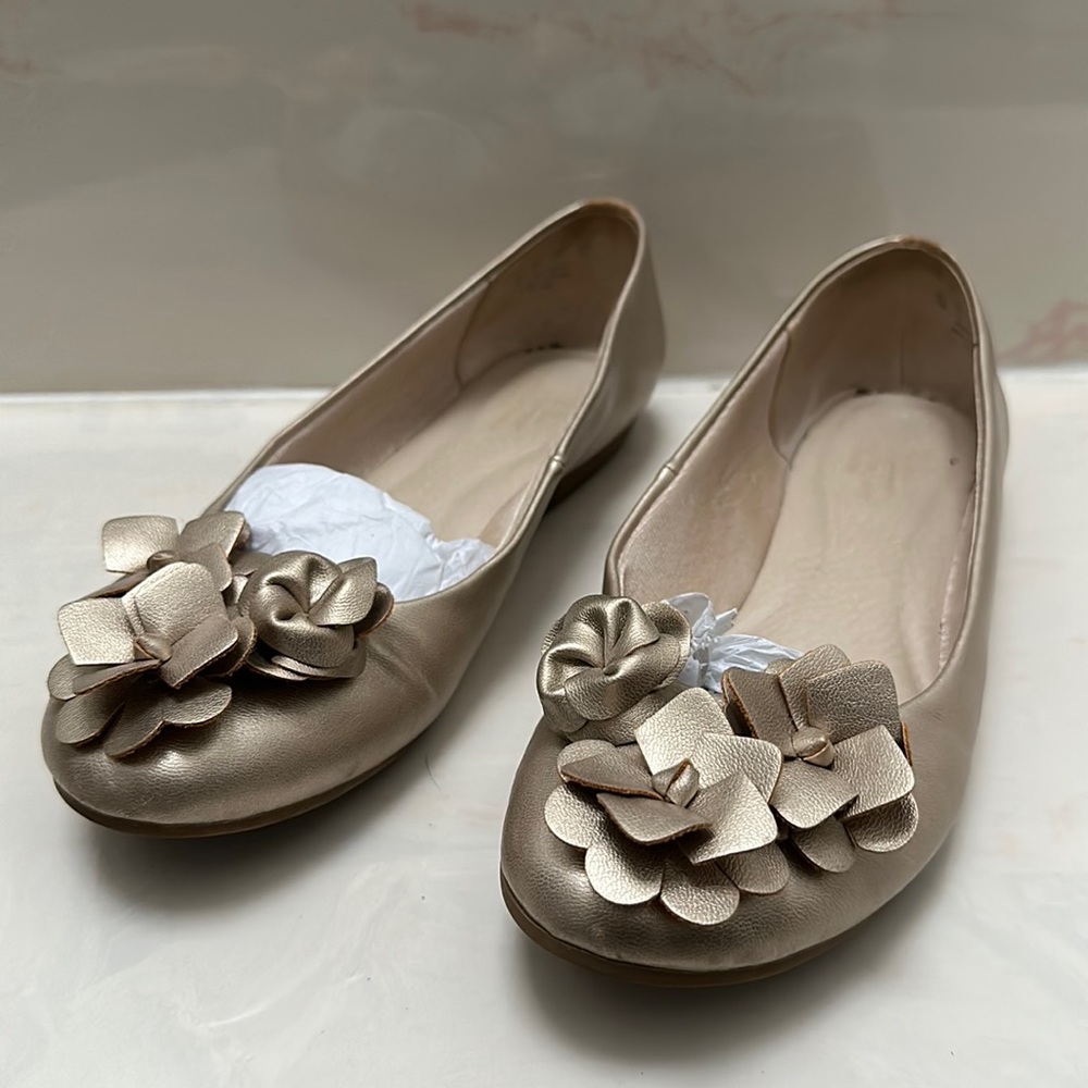 Lifestride velocity memory foam patina flat in gold
